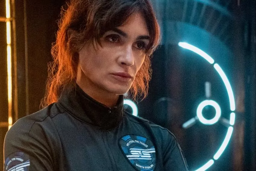how to watch netflix's 'kaleidoscope' in chronological order