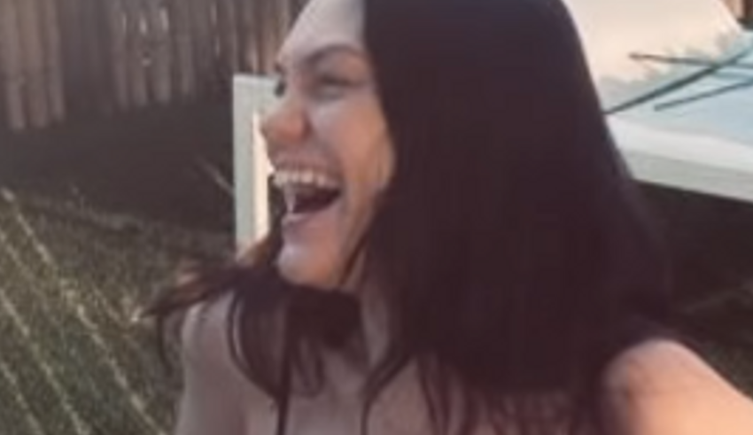 jessie j announces that she's pregnant