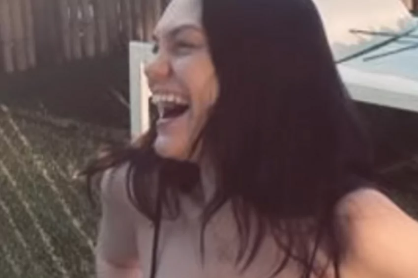 jessie j announces that she's pregnant