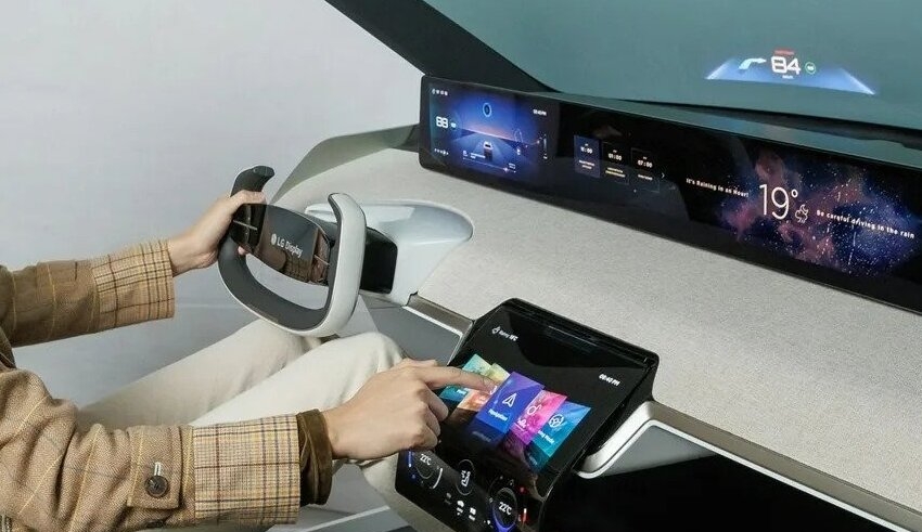lg exhibits sound producing, flexible vehicle screens at ces 2023