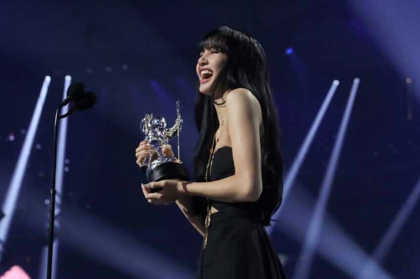 Lisa of BLACKPINK sets three Guinness World Records as a solo artist