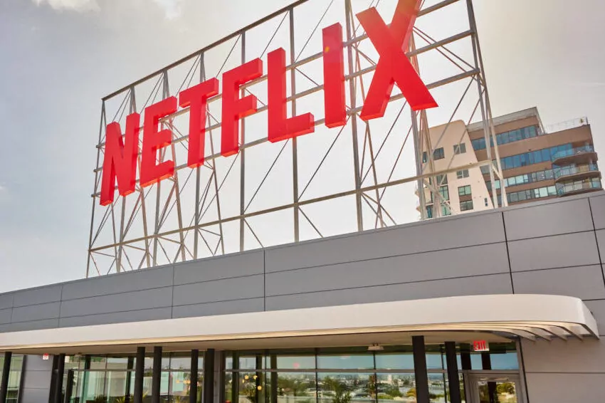 netflix will pay flight attendant up to $385,000 if they work for them