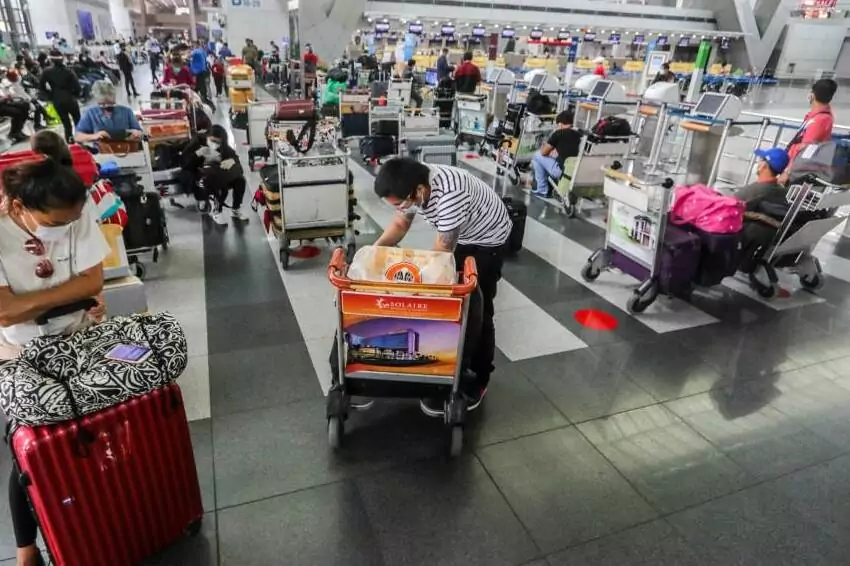 official travel documents were given to trafficked ofw by the ph government