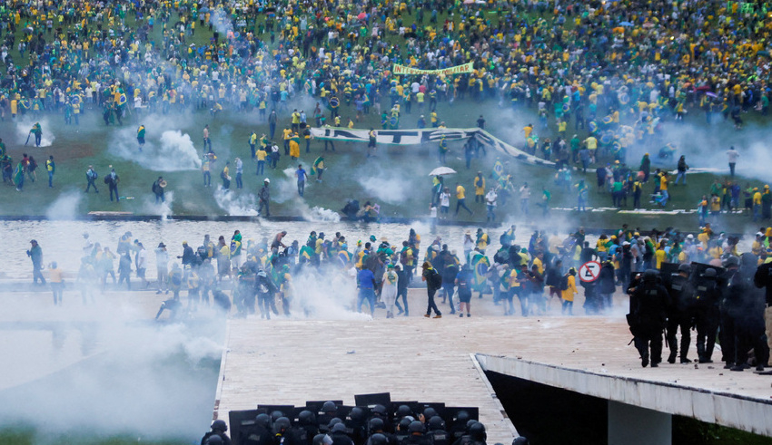 youtubers supporting bolsonaro monetized the assault on brazil's capital
