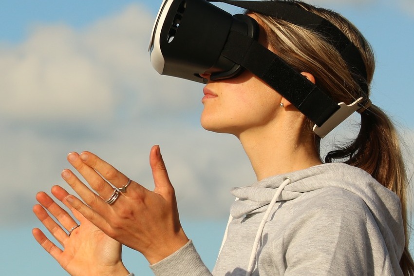 augmented reality device will be made by apple's chinese contract manufacturer