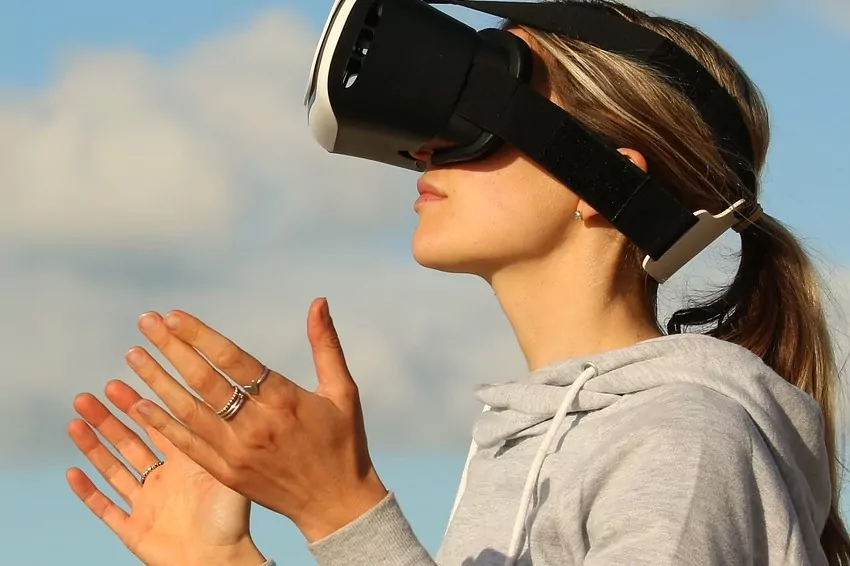 augmented reality device will be made by apple's chinese contract manufacturer