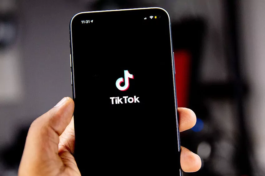 canadian privacy regulators investigate tiktok