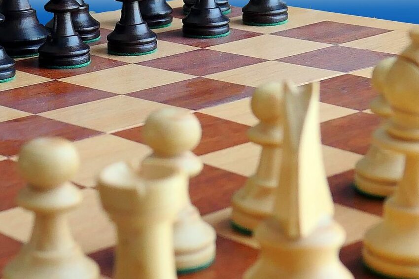 Karpov celebrates world title match in Manila