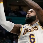 lakers worry lebron james will miss several weeks following foot injury
