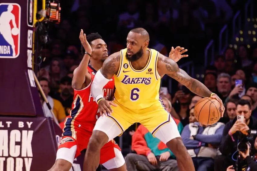 lebron james scores 21 points in return as the lakers defeat the pelicans