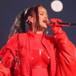 pregnant rihanna's performance of diamonds during the super bowl was dazzling
