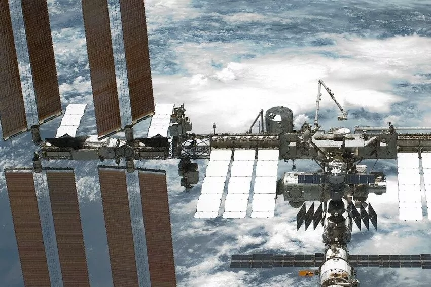 russia says that the astronauts who got stuck on the iss will return in september