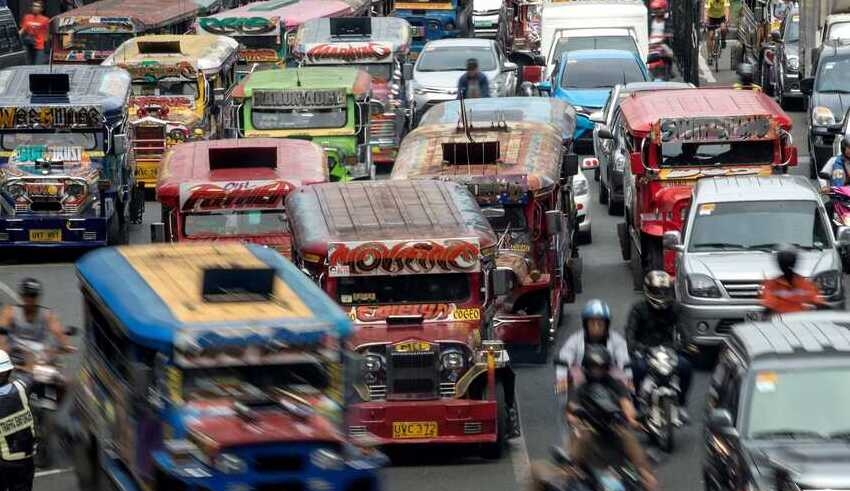 Why Filipino jeepney drivers oppose modernization