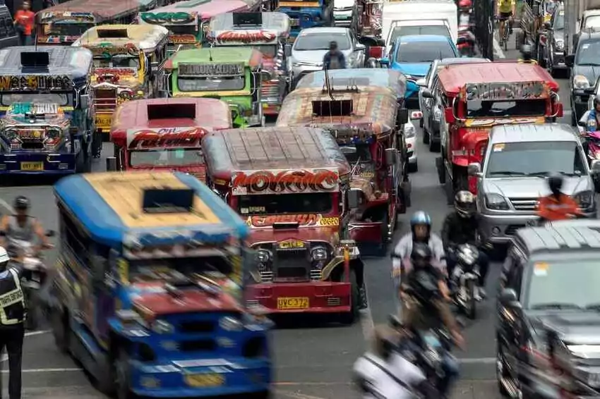 Why Filipino jeepney drivers oppose modernization