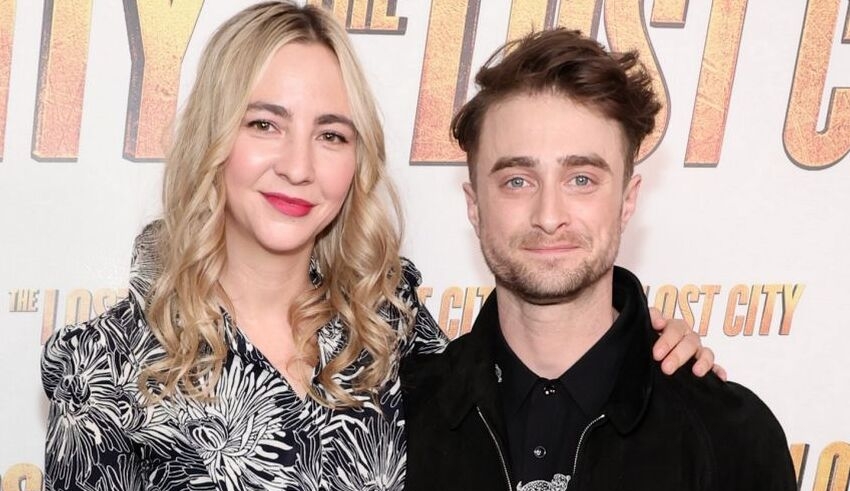 harry potter star daniel radcliffe expecting first child