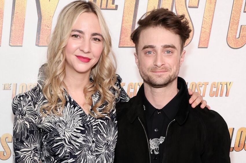 harry potter star daniel radcliffe expecting first child