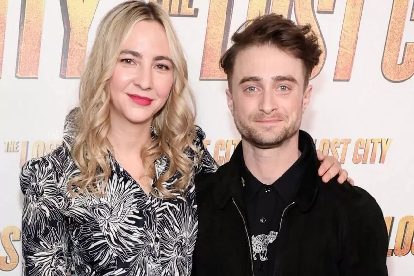 harry potter star daniel radcliffe expecting first child