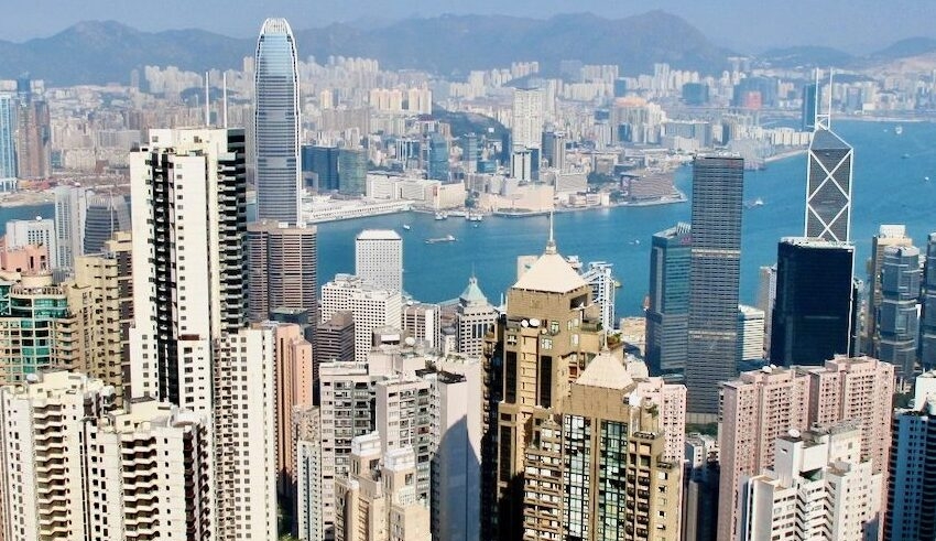 hong kong hasn't been replaced by singapore