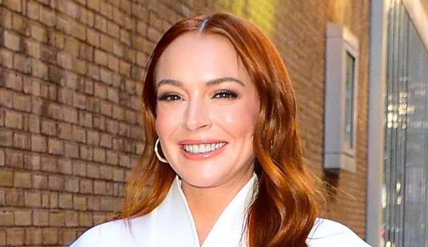 lindsay lohan announces first pregnancy
