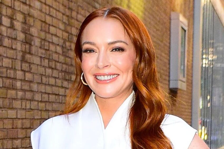Lindsay Lohan announces first pregnancy