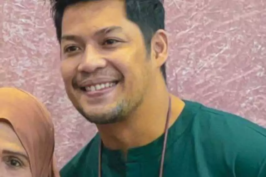 malaysian actor attacked in singapore by man armed with baton