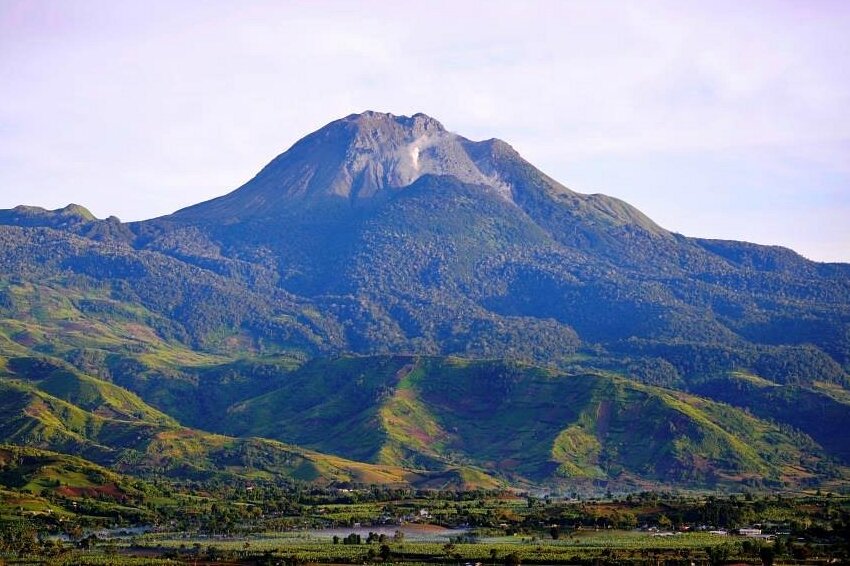 mt. apo trail closed during holy week