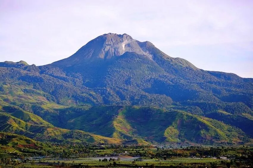 mt. apo trail closed during holy week