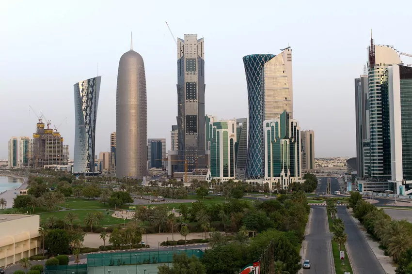 the latest survey says that uae has the best life for expats in the world