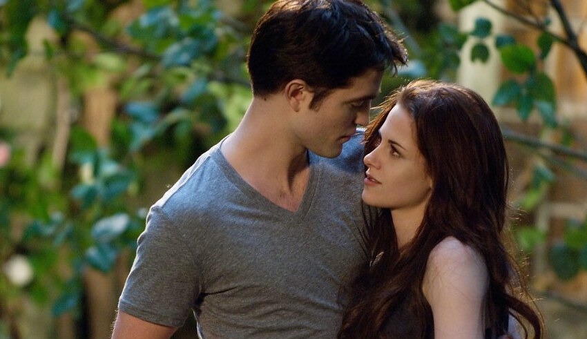 did 'twilight' foreshadow 'new moon' fans find hidden clues