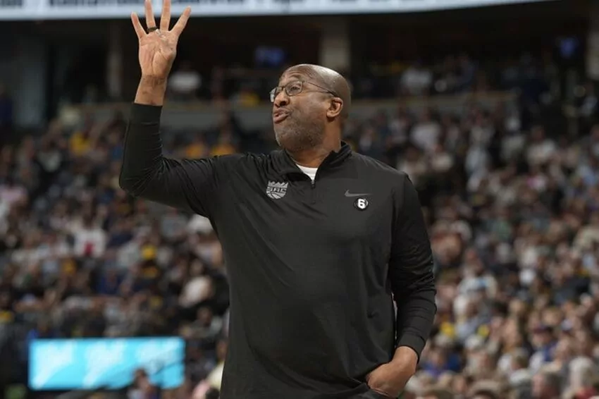 fans say sacramento kings' mike brown deserves nba coach of the year award