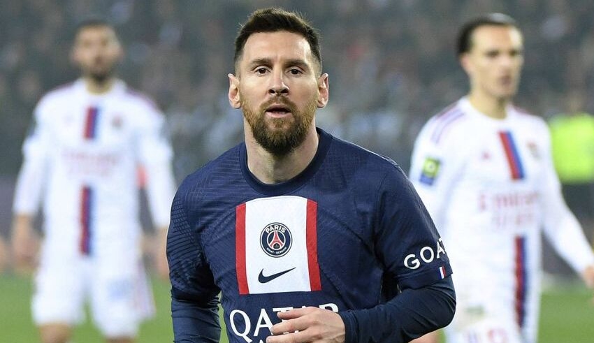 paris saint germain's season hits new lows, fans whistle lionel messi's name