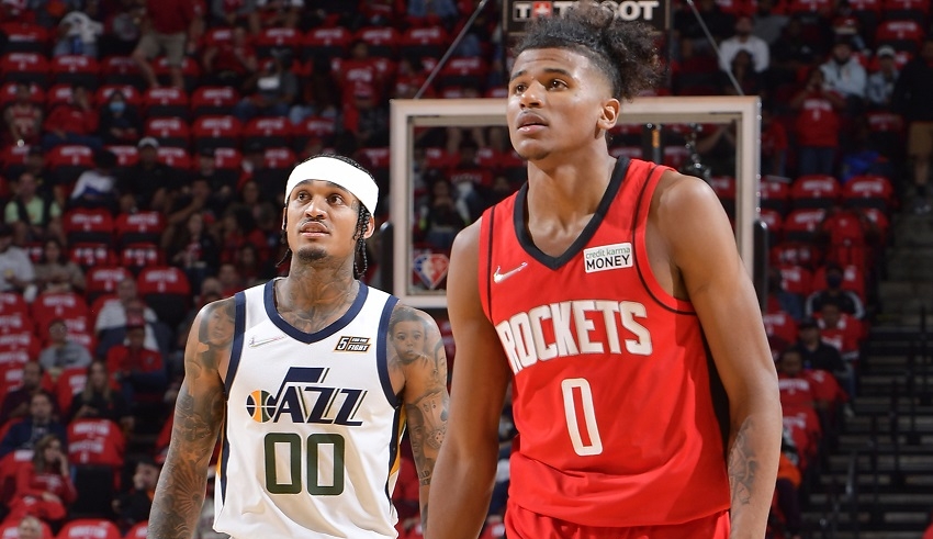 From Jordan Clarkson to Nate Robinso, in this article, check out the 10 famous NBA players who have roots from the Philippines and are famous among their fans.