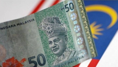 are malaysia's ringgit and singapore dollar making history with their currency battle