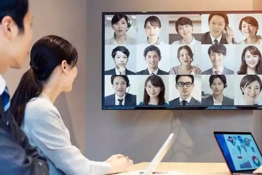 Chinese Companies Employ Unconventional Tactics to Attract South Korean Tech Talent