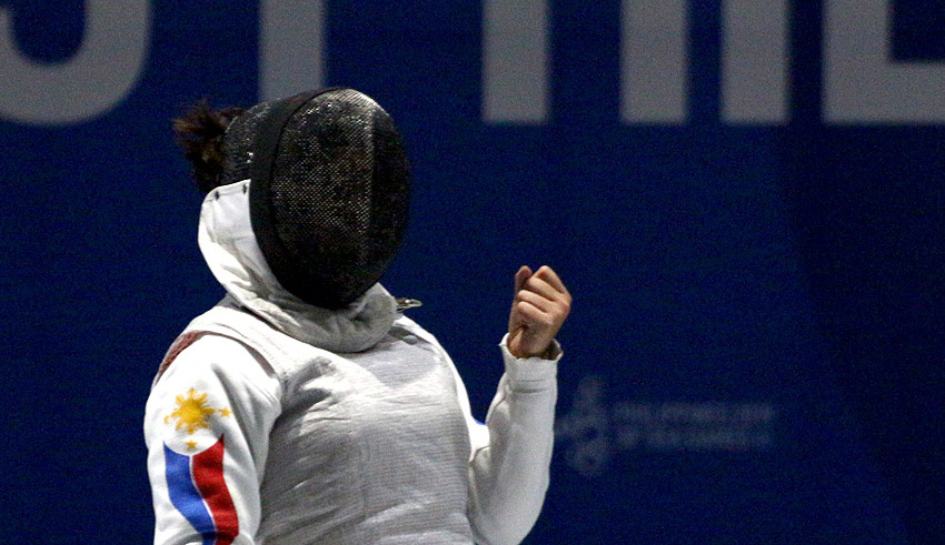 fencing sensation sam catantan overcomes injury to secure sea games silver