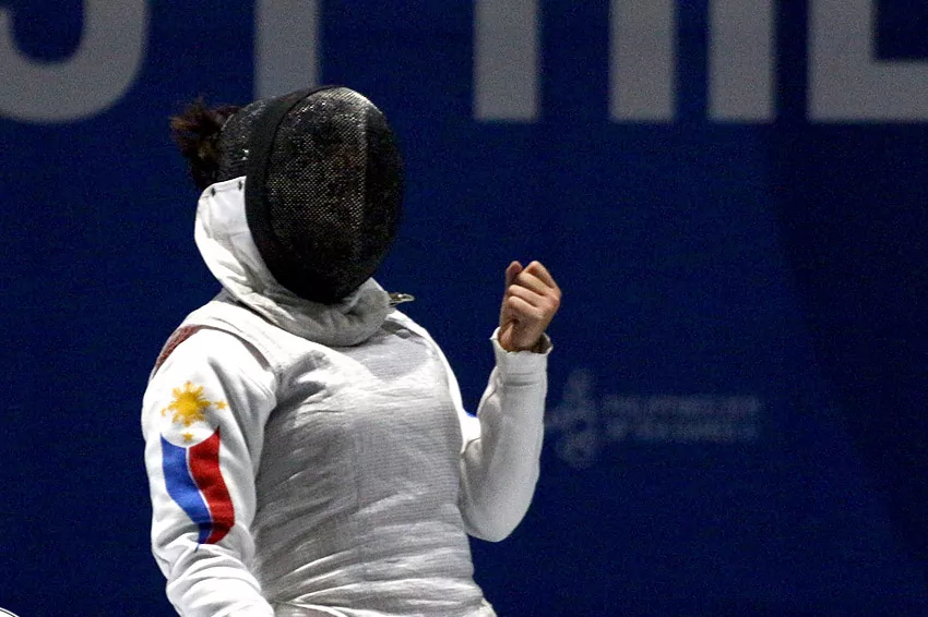 fencing sensation sam catantan overcomes injury to secure sea games silver
