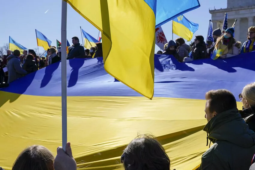 Geopolitical Risks in Ukraine and Russia Pose Challenges for Investors