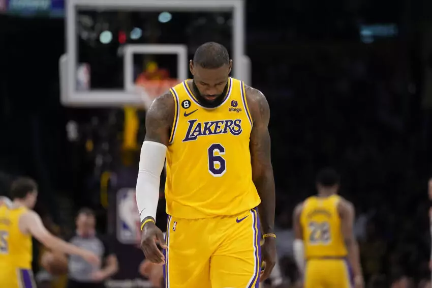 lakers eye kyrie irving will lebron james delay retirement for another title shot