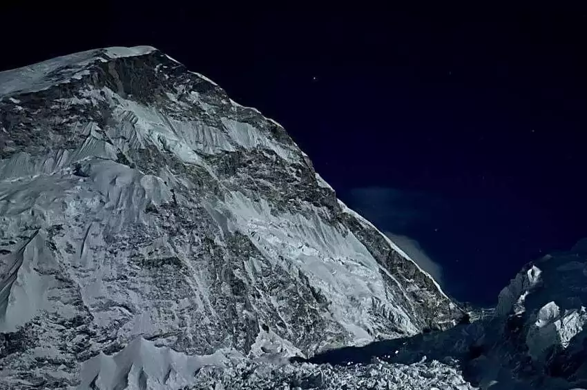 Mount Everest Alert: Singaporean Climber Missing after Summit Success