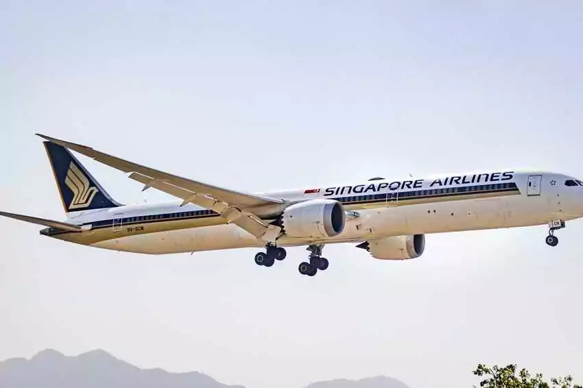 singapore airlines surprises employees with unprecedented eight month salary bonus