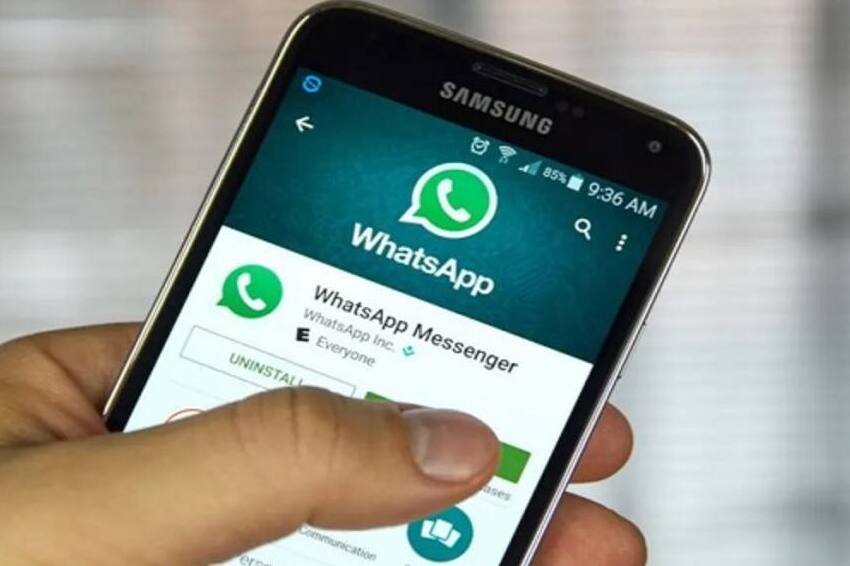 whatsapp breaks boundaries singapore users can now pay businesses within the app