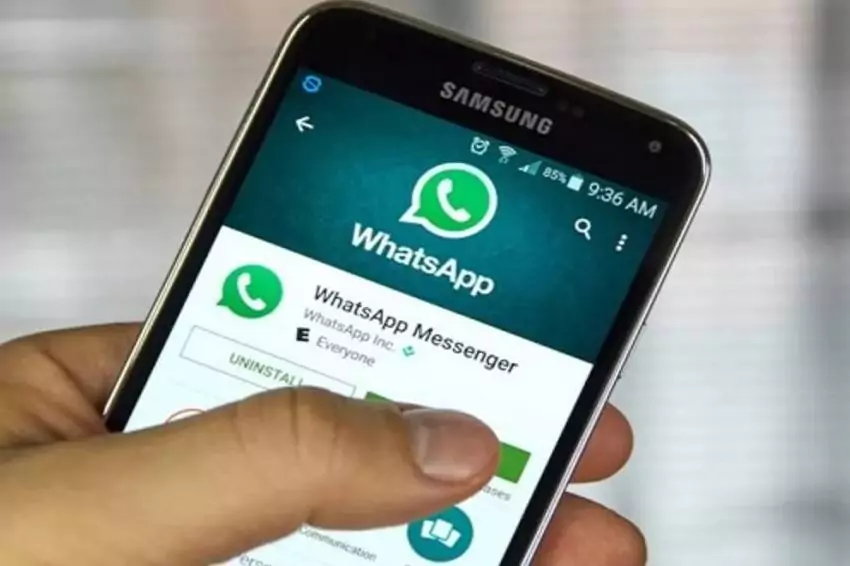 whatsapp breaks boundaries singapore users can now pay businesses within the app