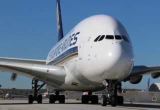 singapore airlines doubles up for sydney with two airbus a380s