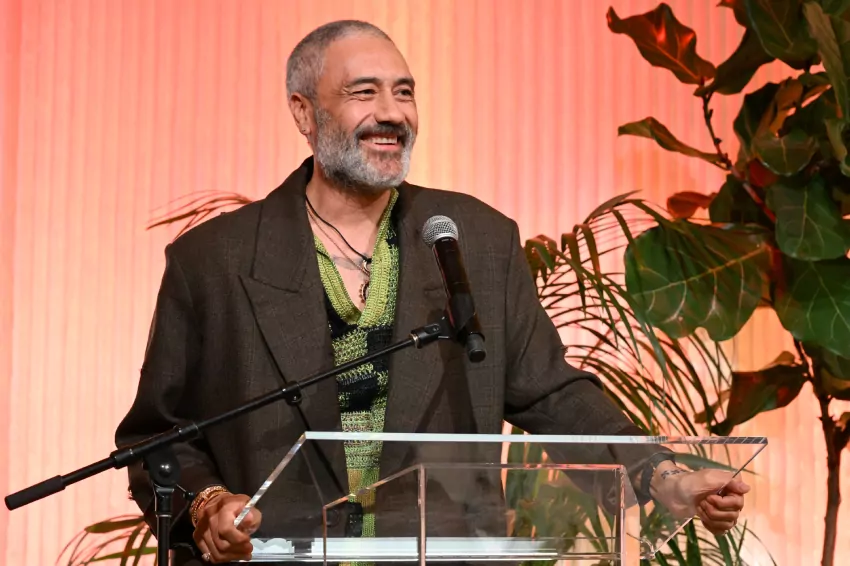 acclaimed director taika waititi challenges white hollywood to embrace diversity