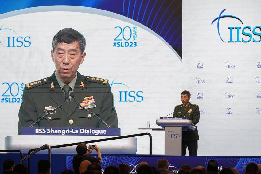 escalating tensions chinese military buzzes american warship in taiwan strait