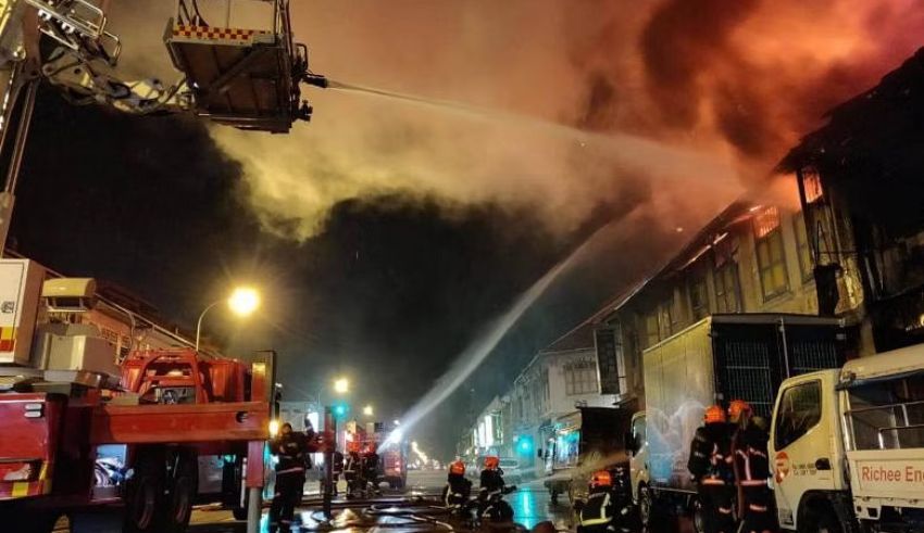 fire at geylang shophouse in singapore prompts evacuation