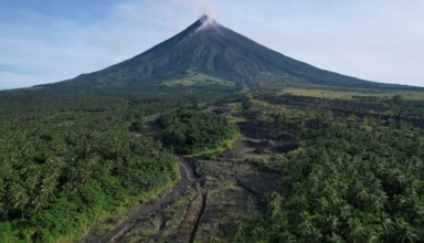 mayon volcano logged 184 volcanic earthquakes in past 24 hours