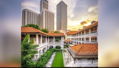 this hotel in singapore makes $30,000 a day by serving a famous drink