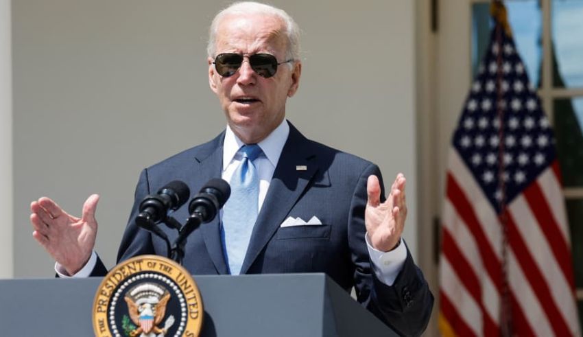 biden signs an executive order restricting u.s. investments in chinese technology