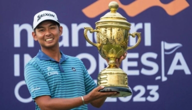 thai golfer nitithorn thippong triumphs at mandiri indonesia open